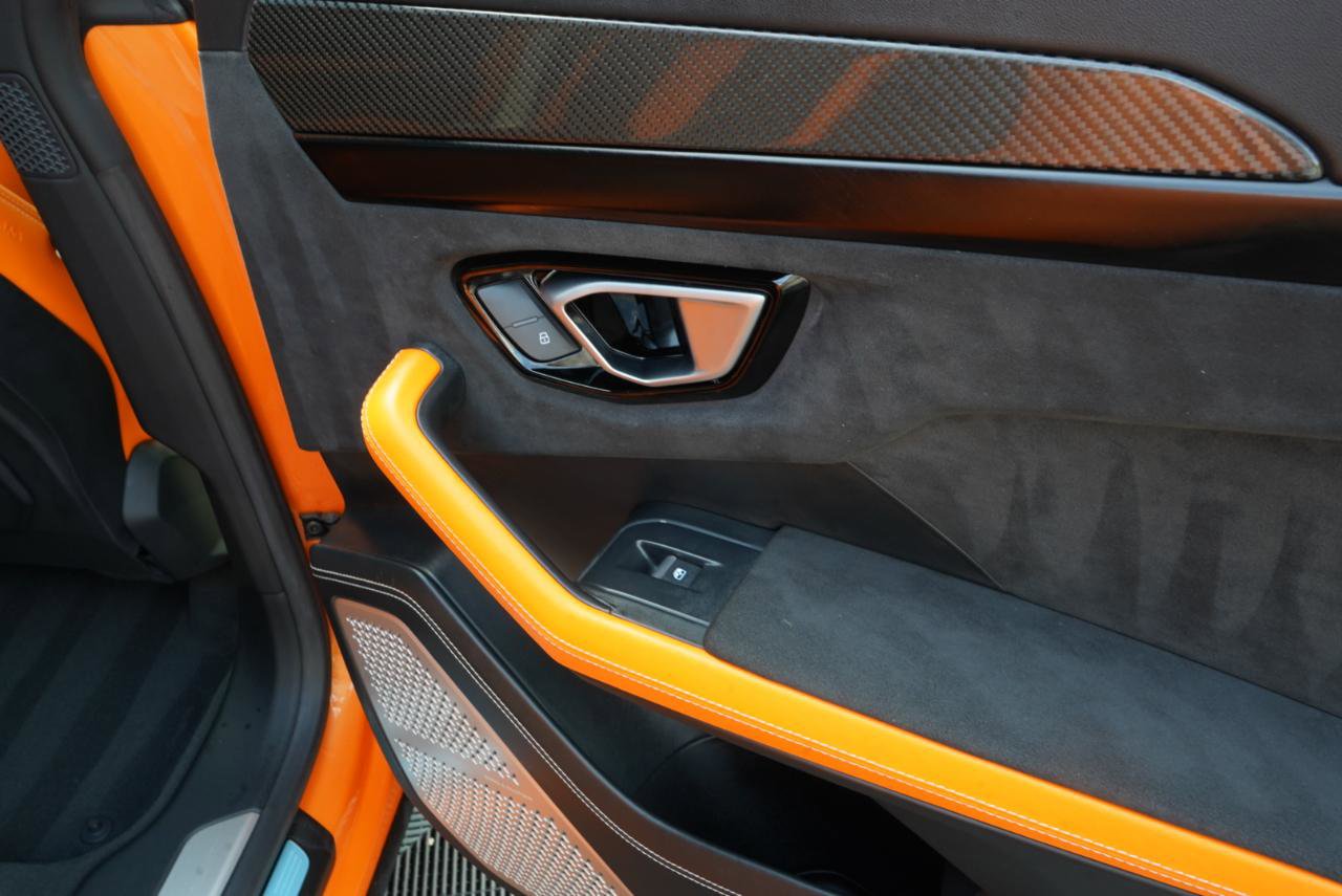 Used 2022 Lamborghini Urus AWD/4WD image 61