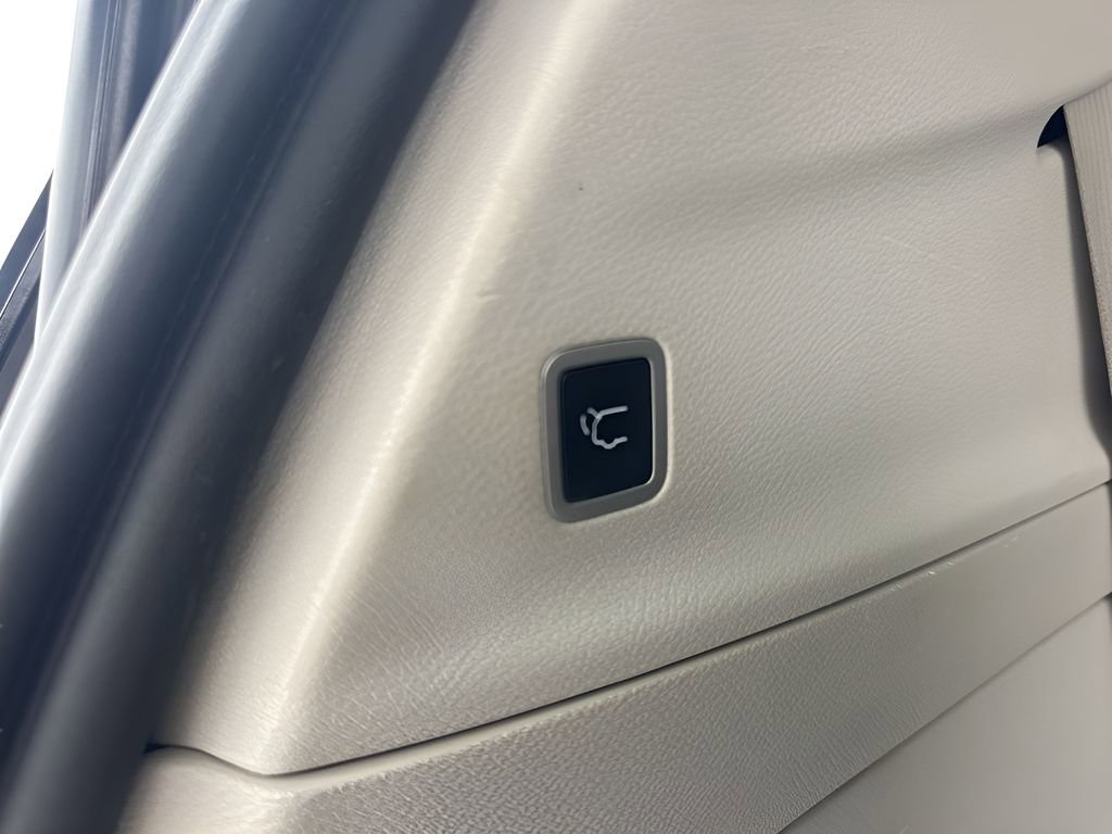 Used 2022 Chrysler Pacifica Limited image 31