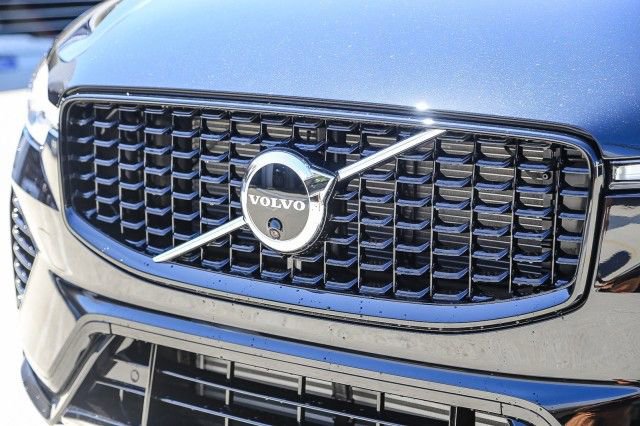 New 2025 Volvo XC60 T8 Ultra w/ Protection Package Premier image 6