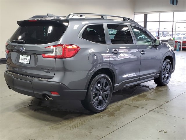 Used 2025 Subaru Ascent Onyx Edition image 4