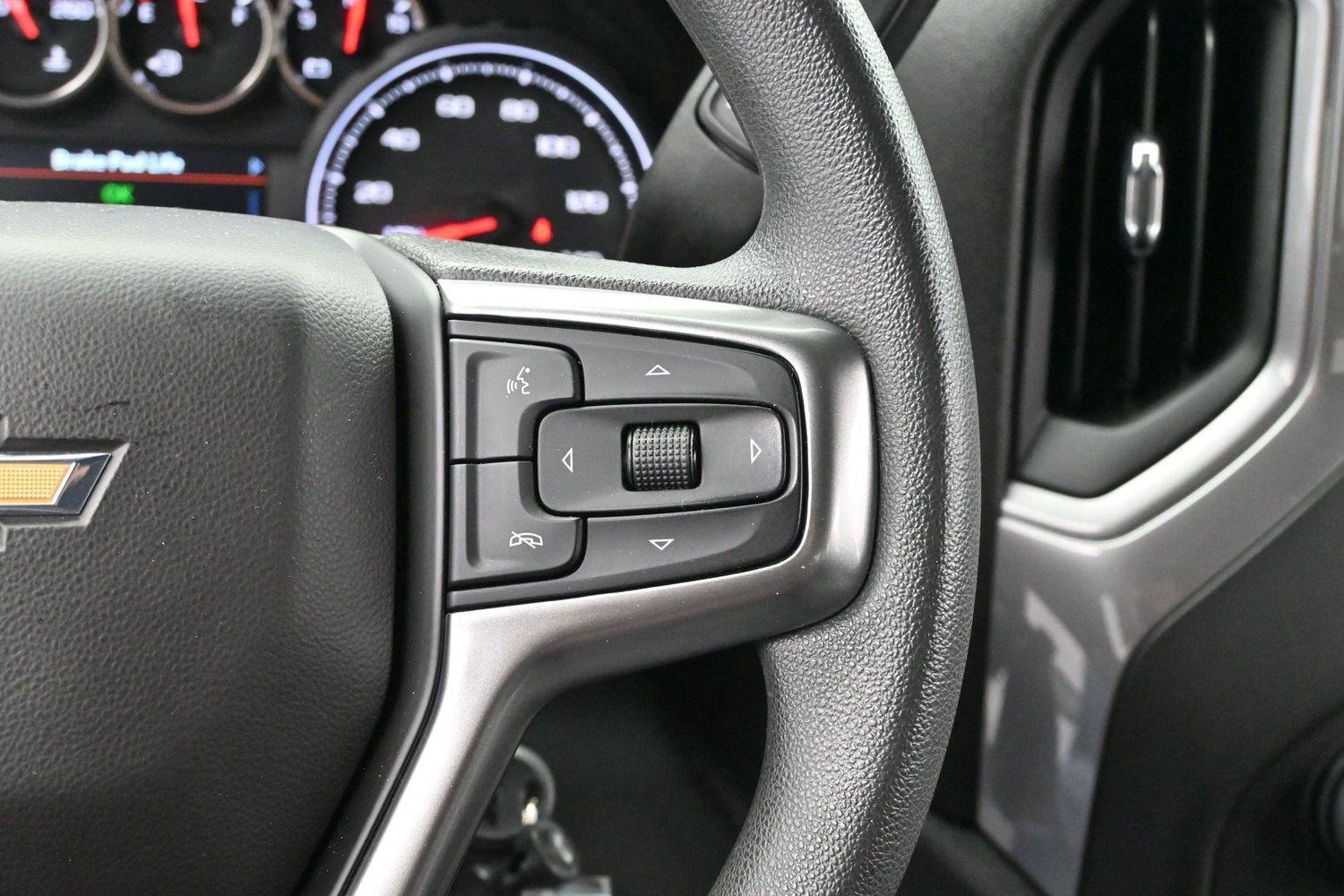 Used 2022 Chevrolet Silverado 1500 Custom w/ Safety Confidence Package RWD image 16