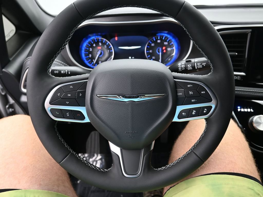 New 2026 Chrysler Pacifica Select FWD image 14