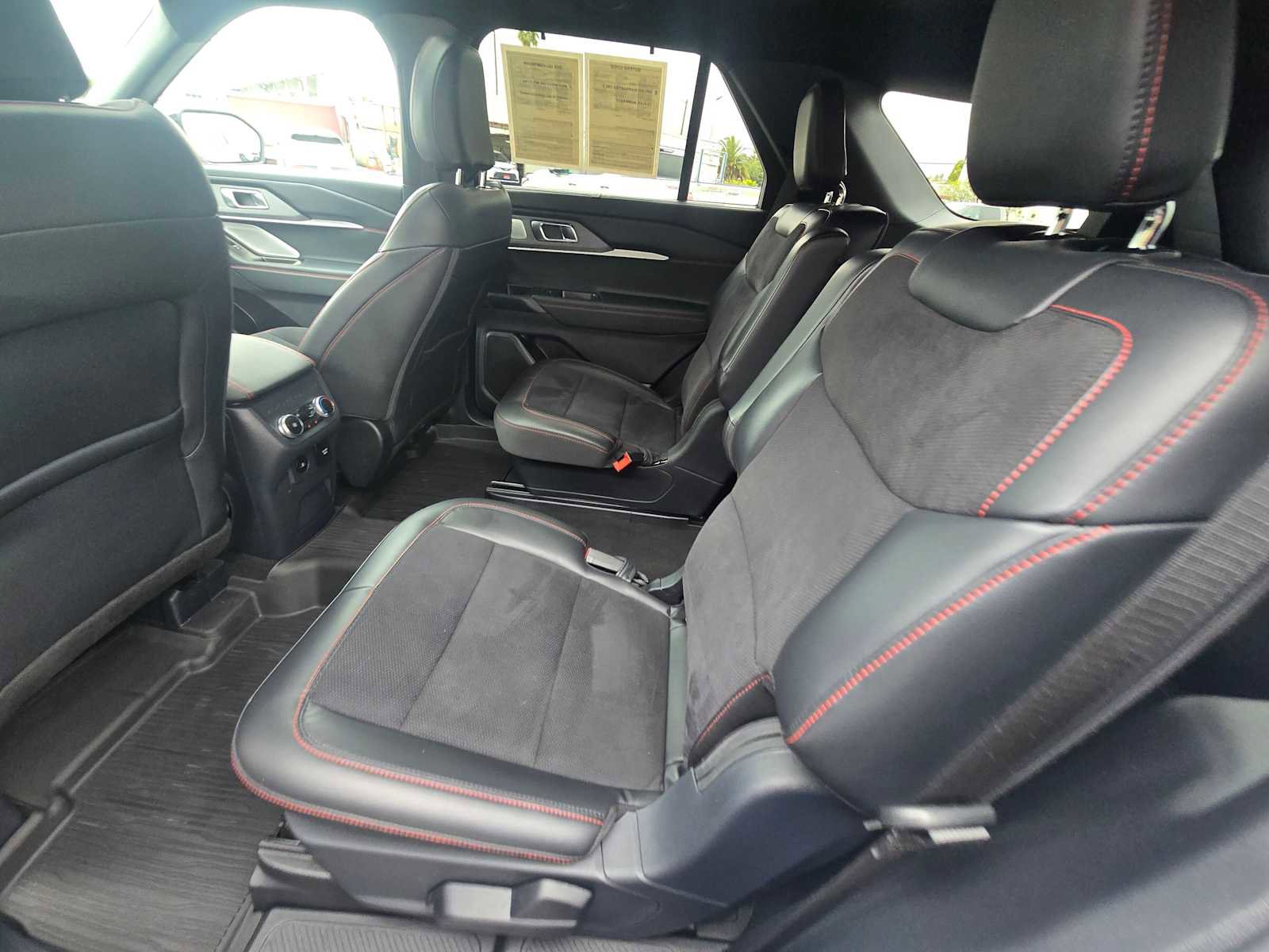 Used 2025 Ford Explorer ST image 24
