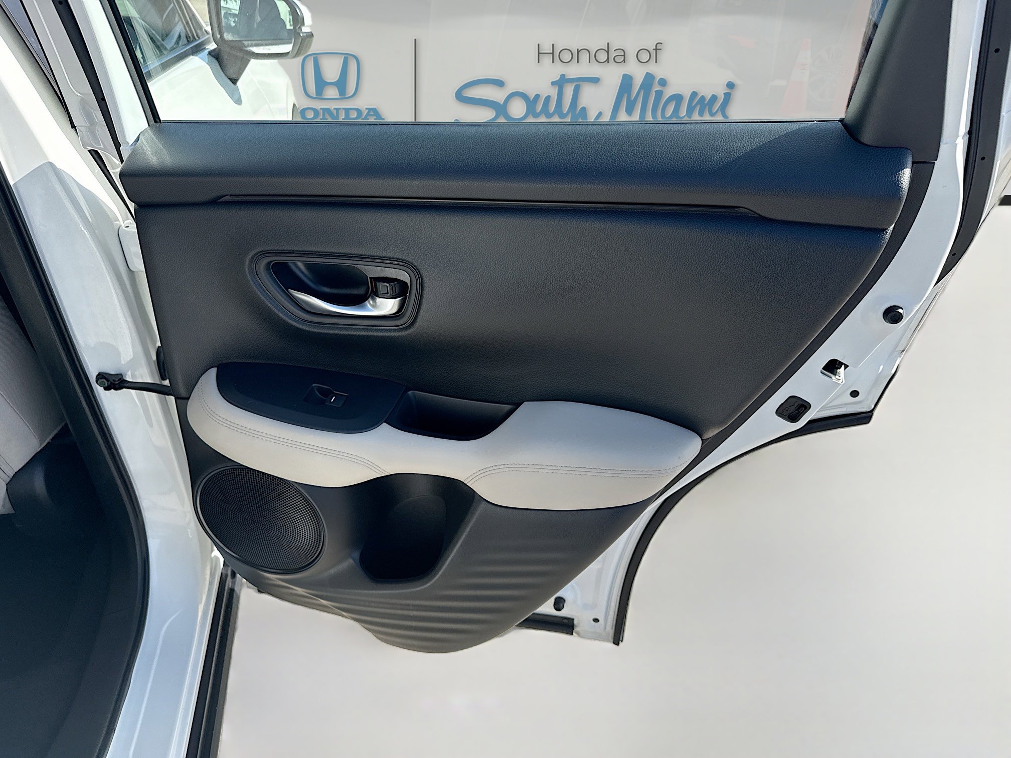 Certified 2025 Honda HR-V LX image 29