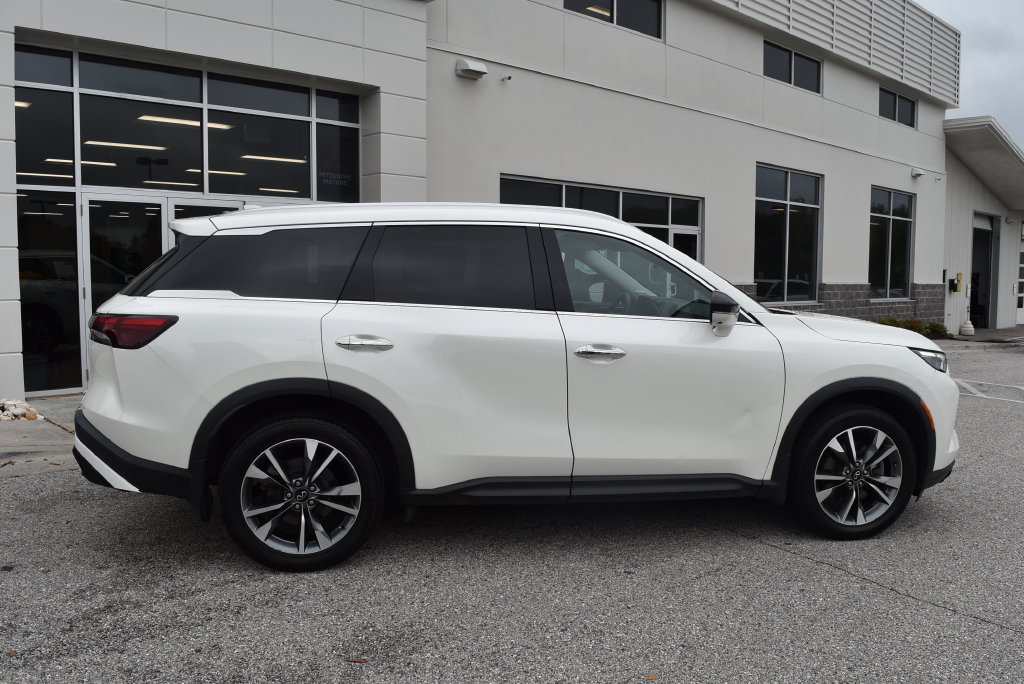Used 2023 INFINITI QX60 Luxe w/ Performance Audio Package AWD/4WD image 2