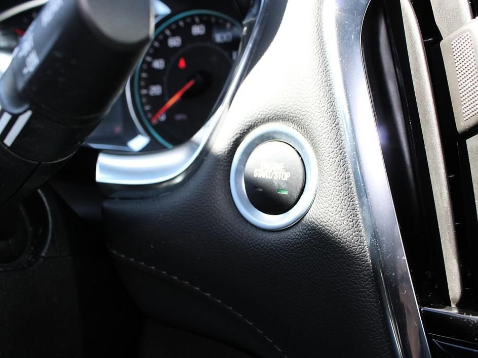 Used 2023 Chevrolet Traverse LT image 21