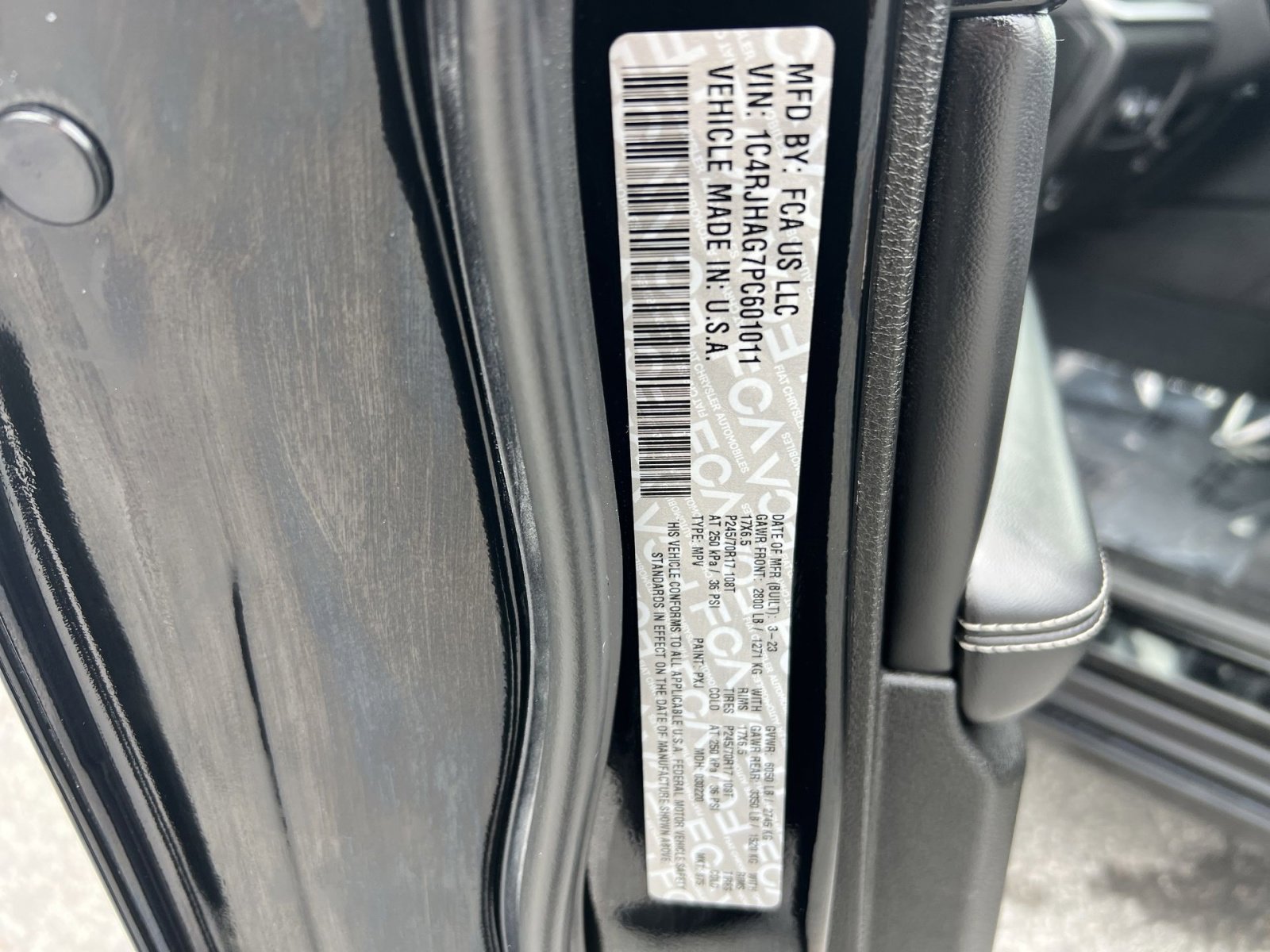 Used 2023 Jeep Grand Cherokee Laredo image 28