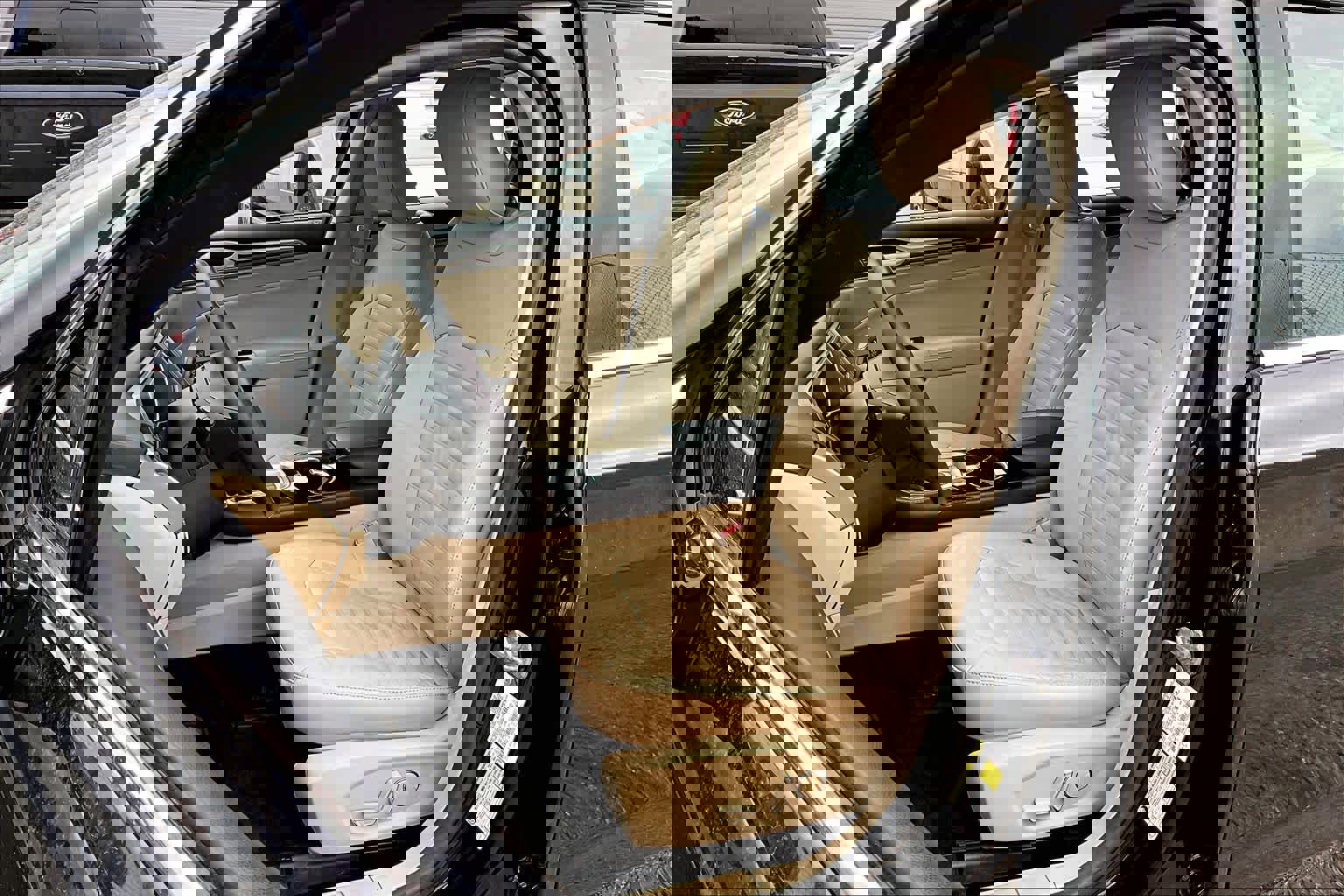 Used 2014 Ford Fusion SE w/ Equipment Group 202A image 7