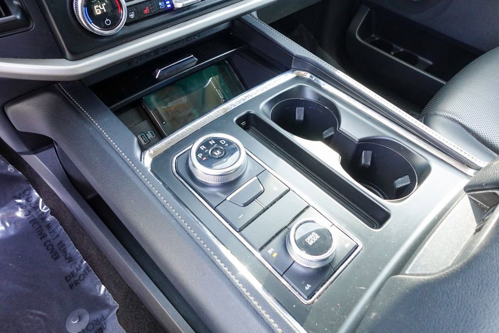 Used 2024 Ford Expedition XLT image 22