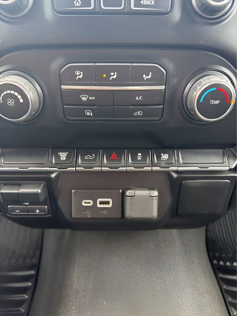 Used 2022 Chevrolet Silverado 3500 LT AWD/4WD image 25