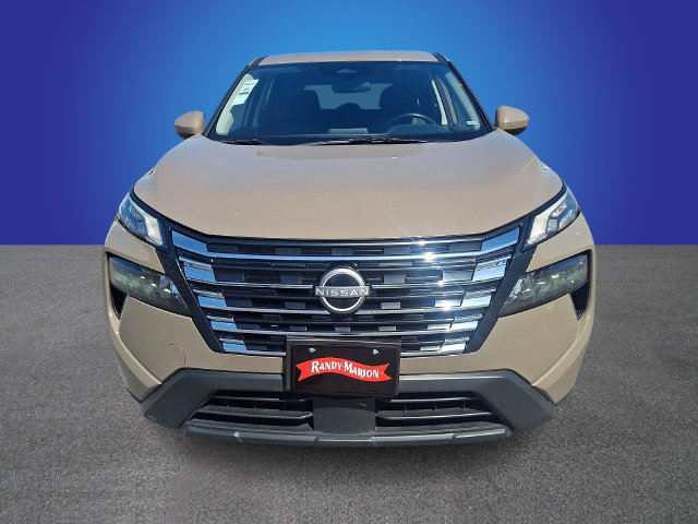 Used 2025 Nissan Rogue SV AWD/4WD image 2