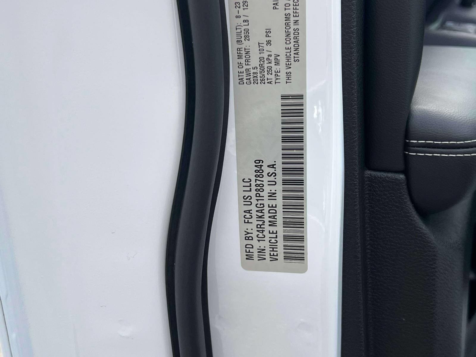Used 2023 Jeep Grand Cherokee L Altitude AWD/4WD image 31