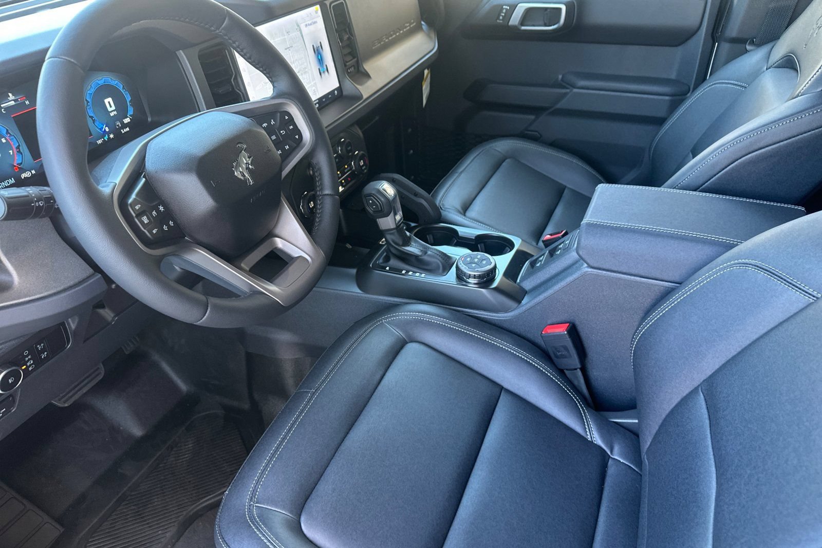 New 2026 Ford Bronco Badlands w/ Sasquatch Package AWD/4WD image 10