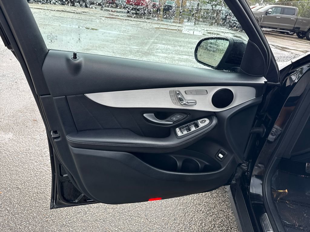 Used 2019 Mercedes-Benz GLC 300 image 13