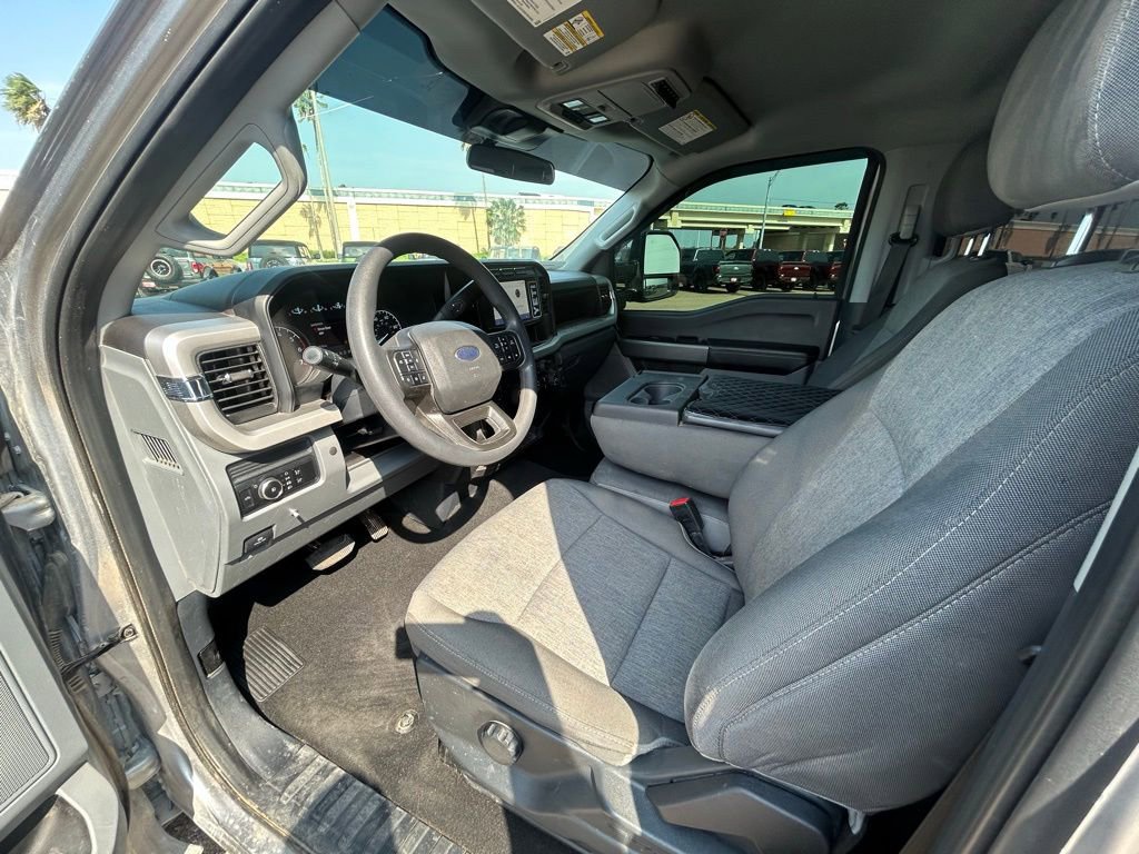 Used 2024 Ford F250 4x4 Crew Cab Super Duty image 12