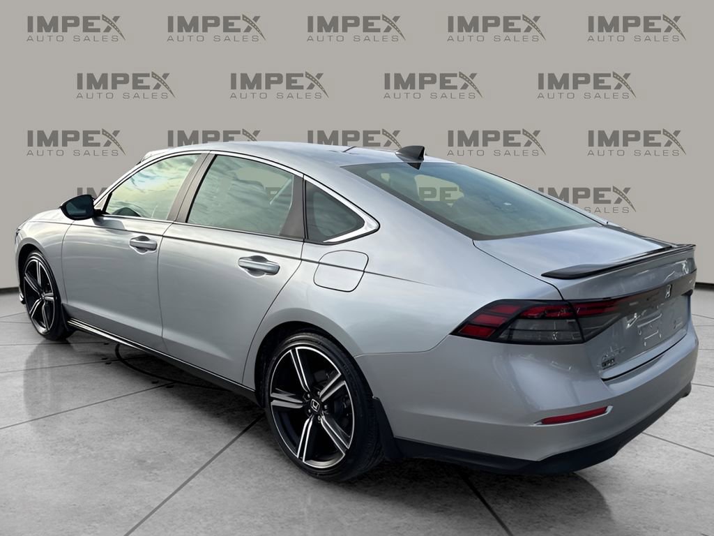 Used 2025 Honda Accord Sport image 3