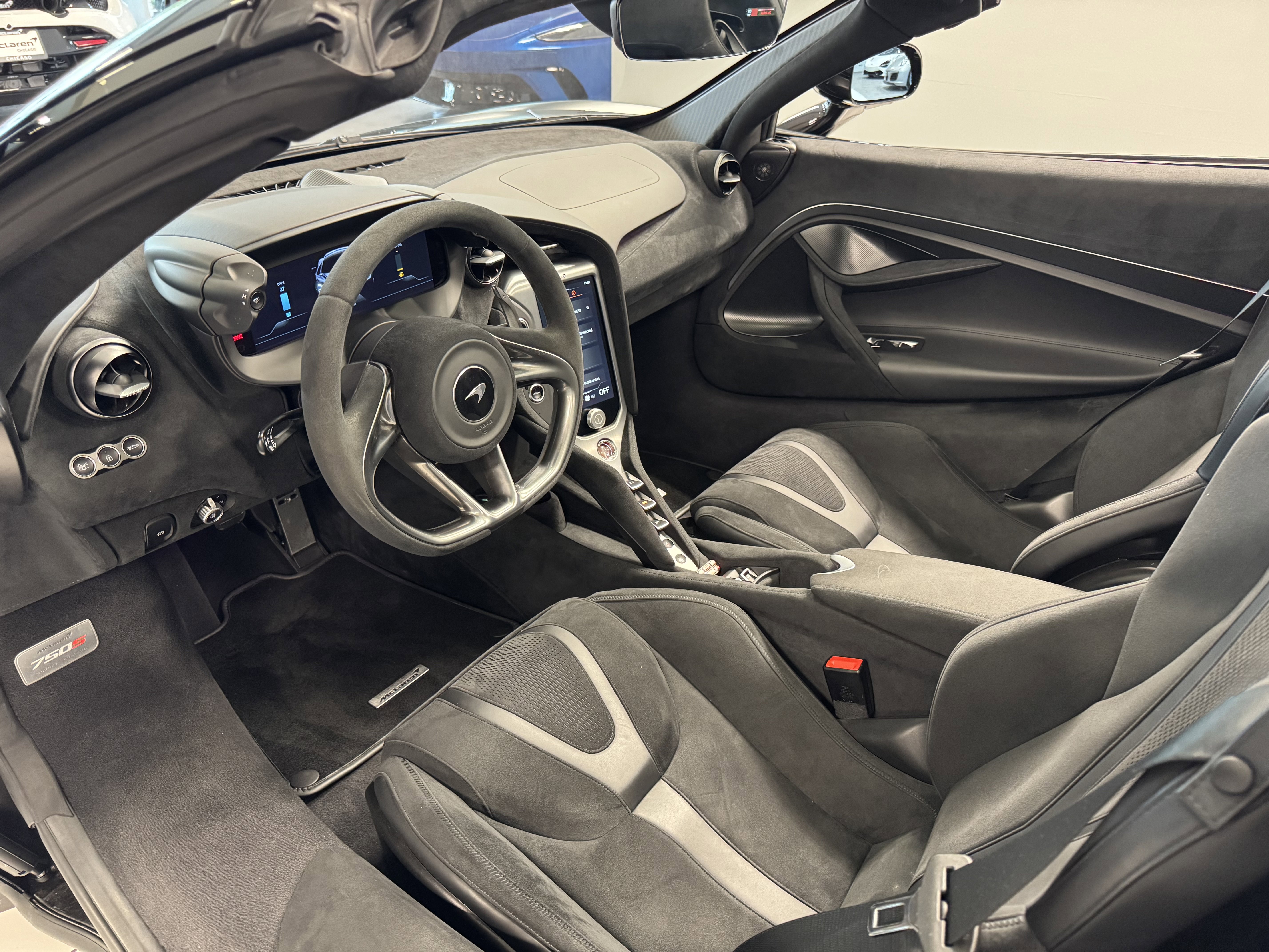 Used 2024 McLaren 750S Spider image 10