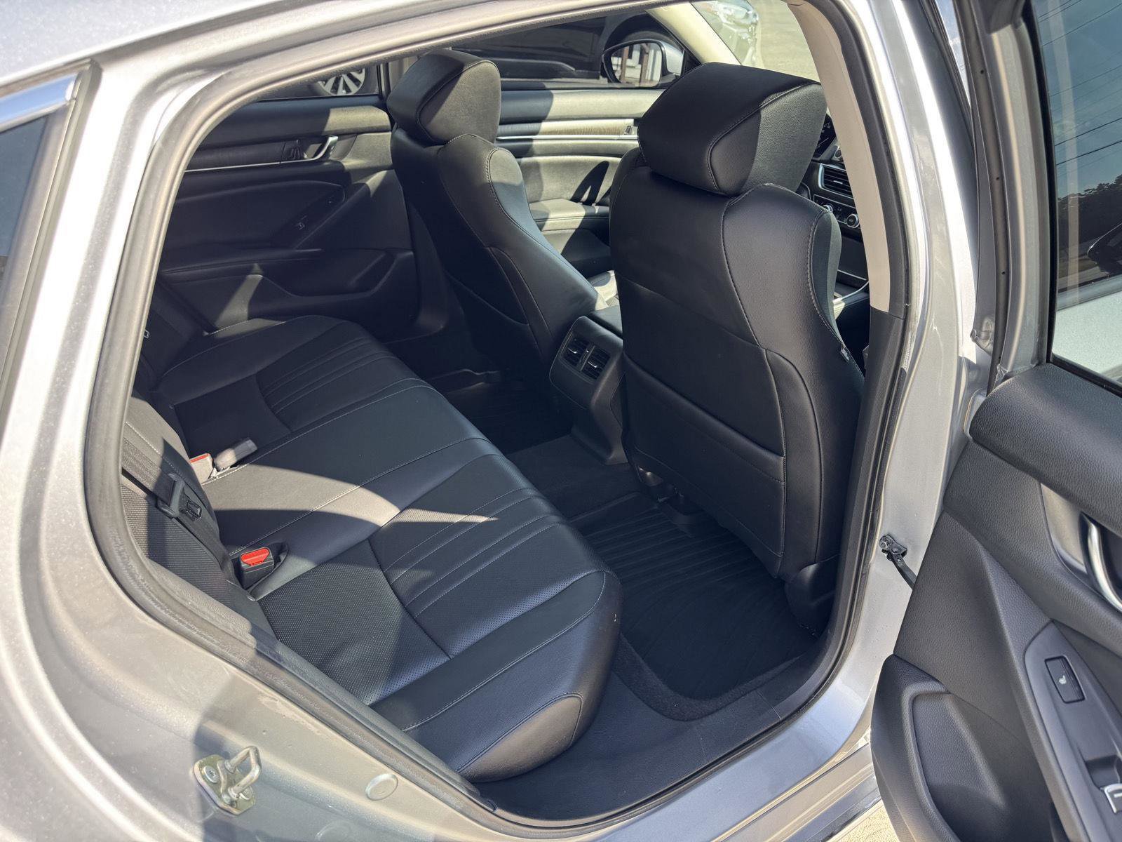 Used 2020 Honda Accord Touring image 15