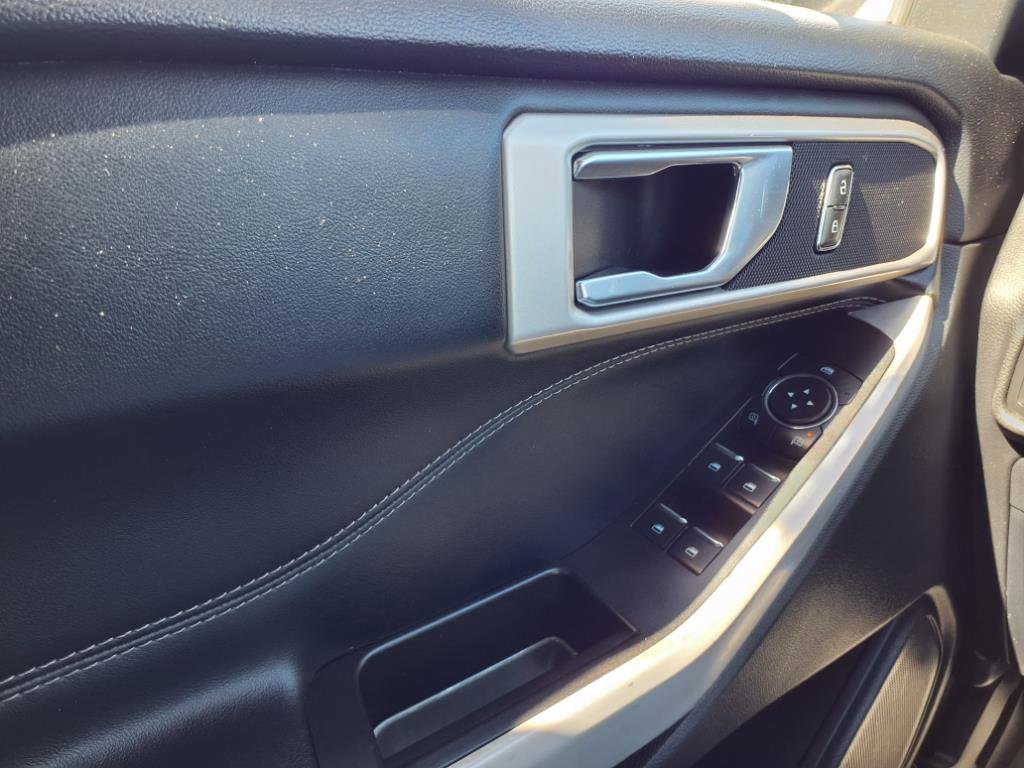 Used 2020 Ford Explorer XLT w/ Equipment Group 202A image 21