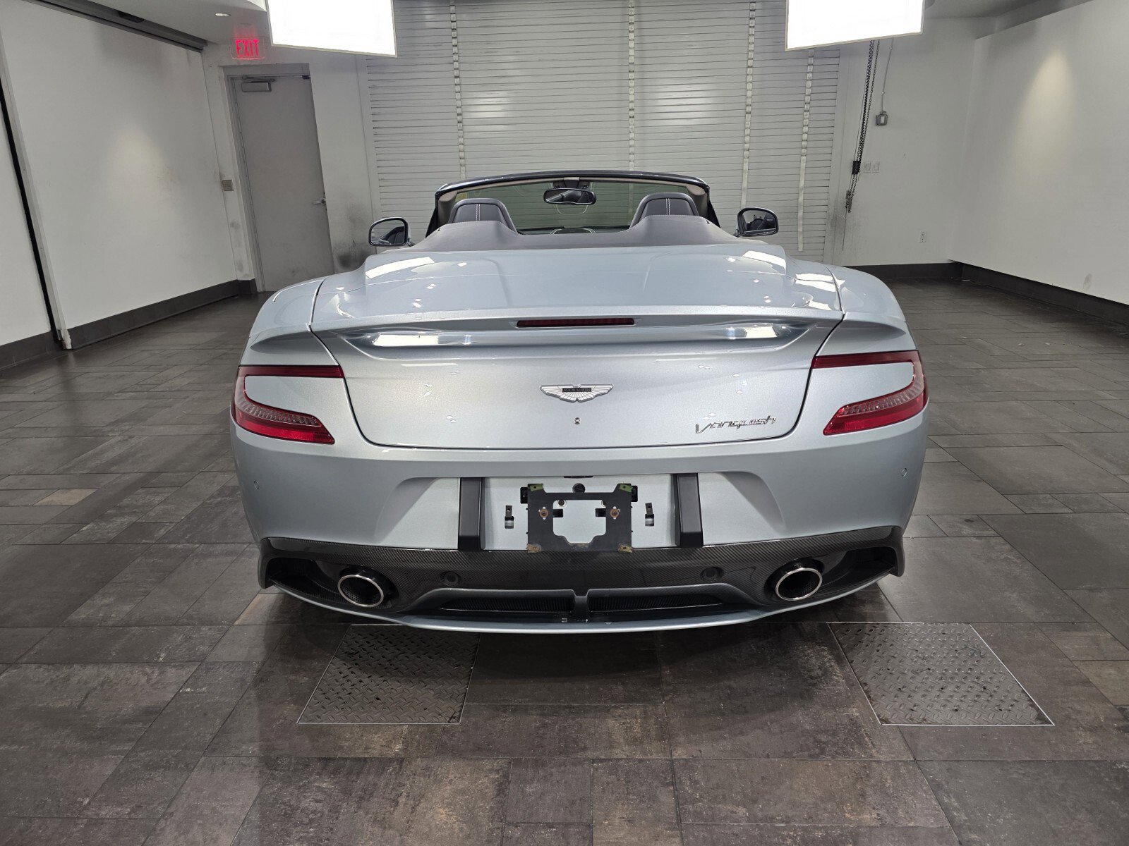 Used 2017 Aston Martin Vanquish Volante RWD image 19
