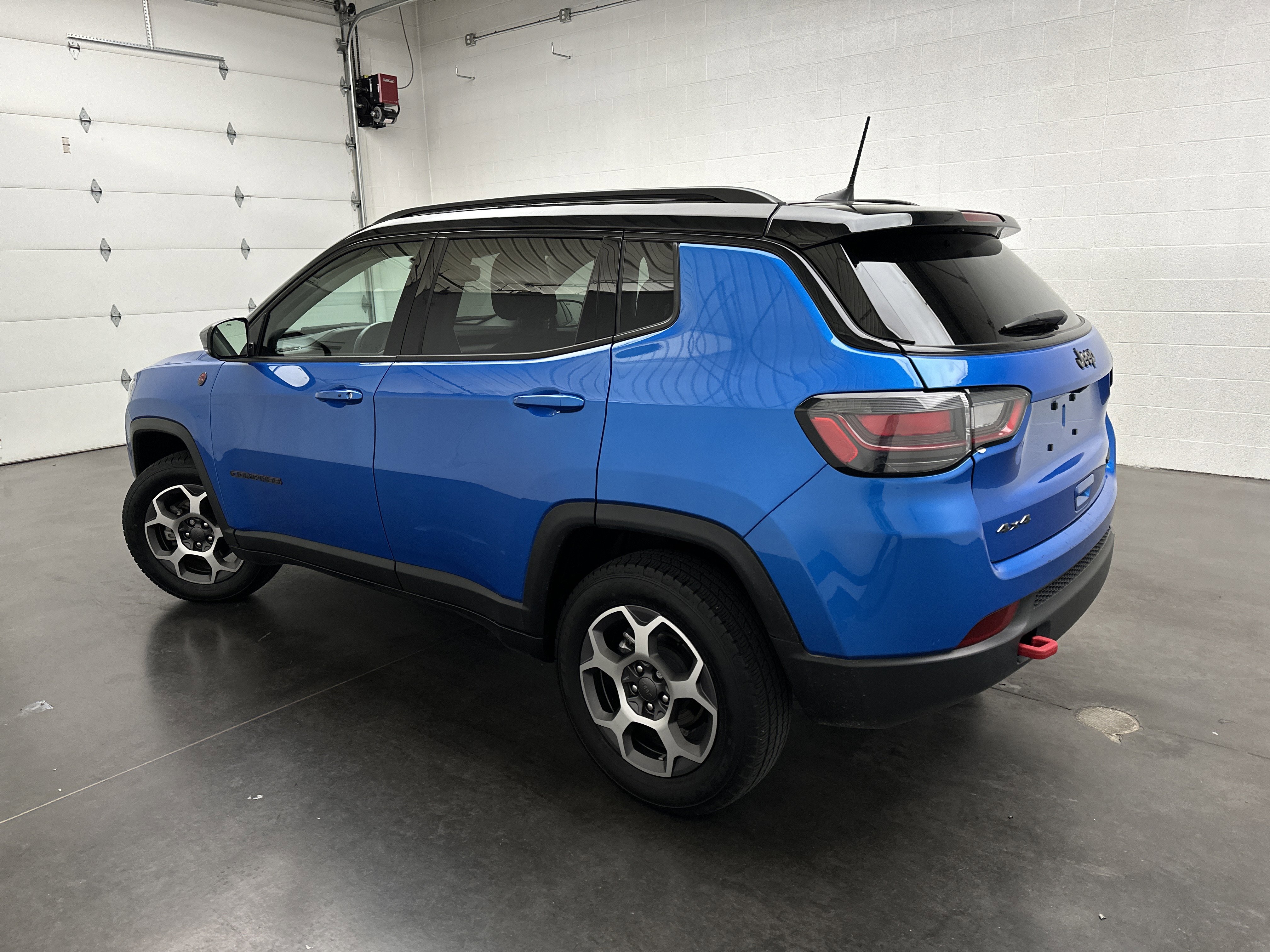 Used 2022 Jeep Compass Trailhawk w/ Trailhawk Elite Group image 7