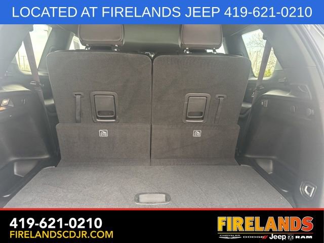 Used 2023 Jeep Grand Cherokee L Laredo image 11