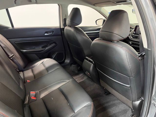 Used 2023 Nissan Altima 2.5 SR FWD image 14