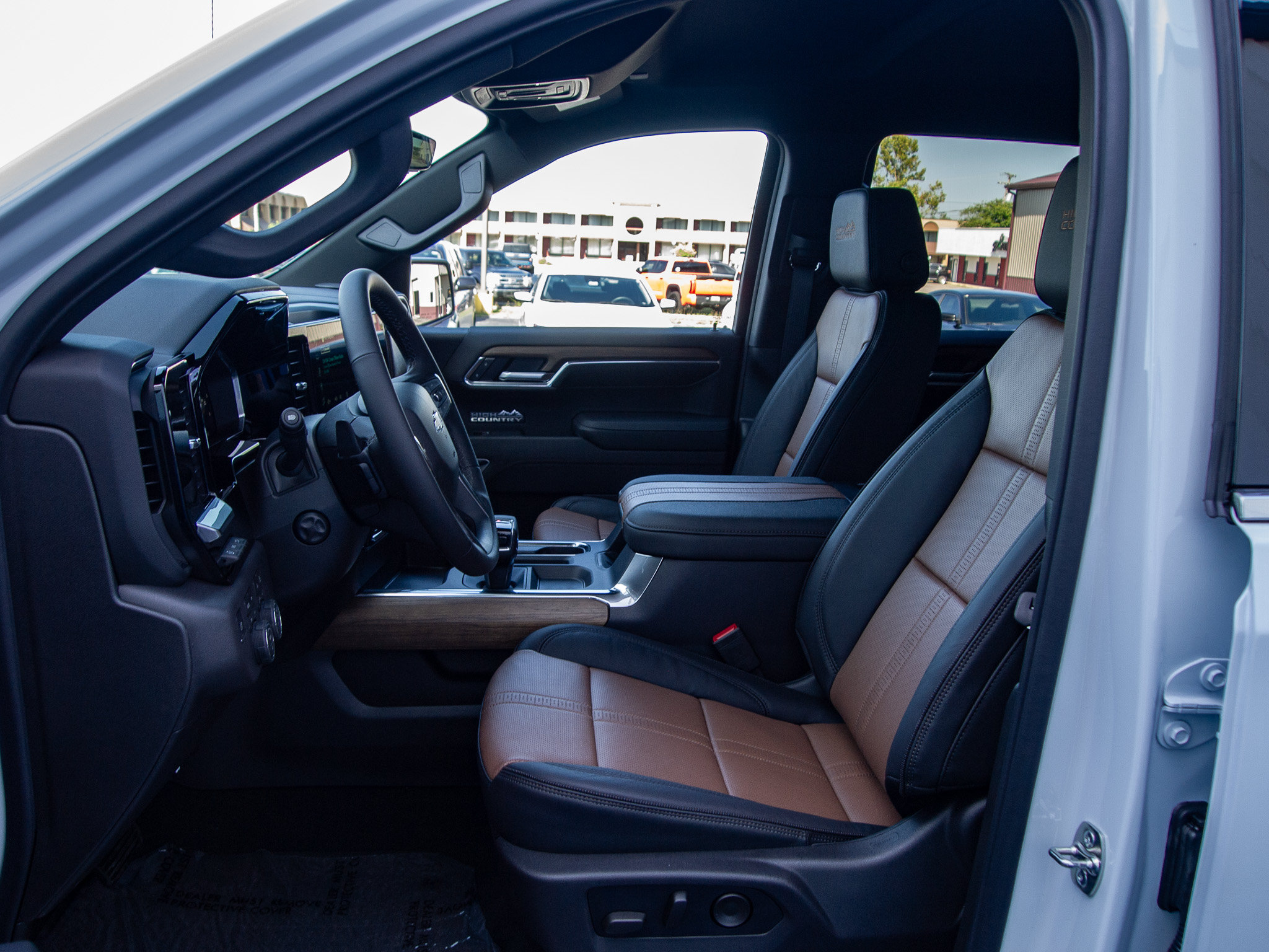 New 2026 Chevrolet Silverado 1500 High Country w/ Technology Package AWD/4WD image 12