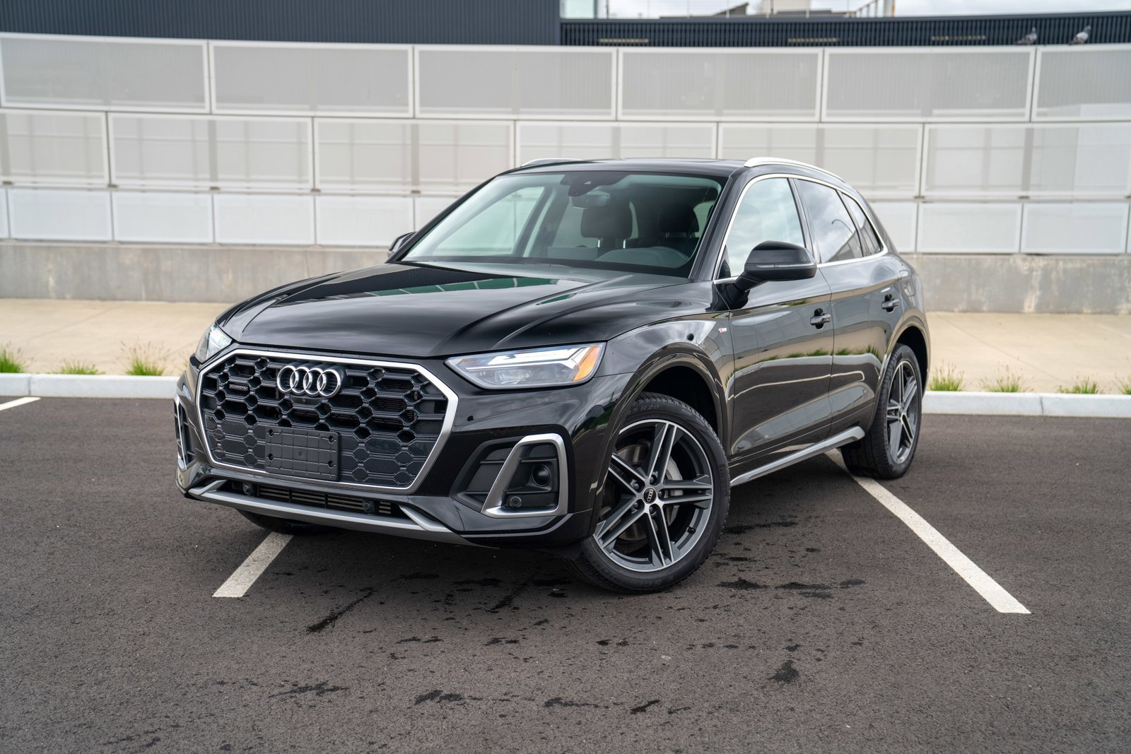 Used 2021 Audi Q5 e Premium Plus w/ Premium Plus Package AWD/4WD image 1