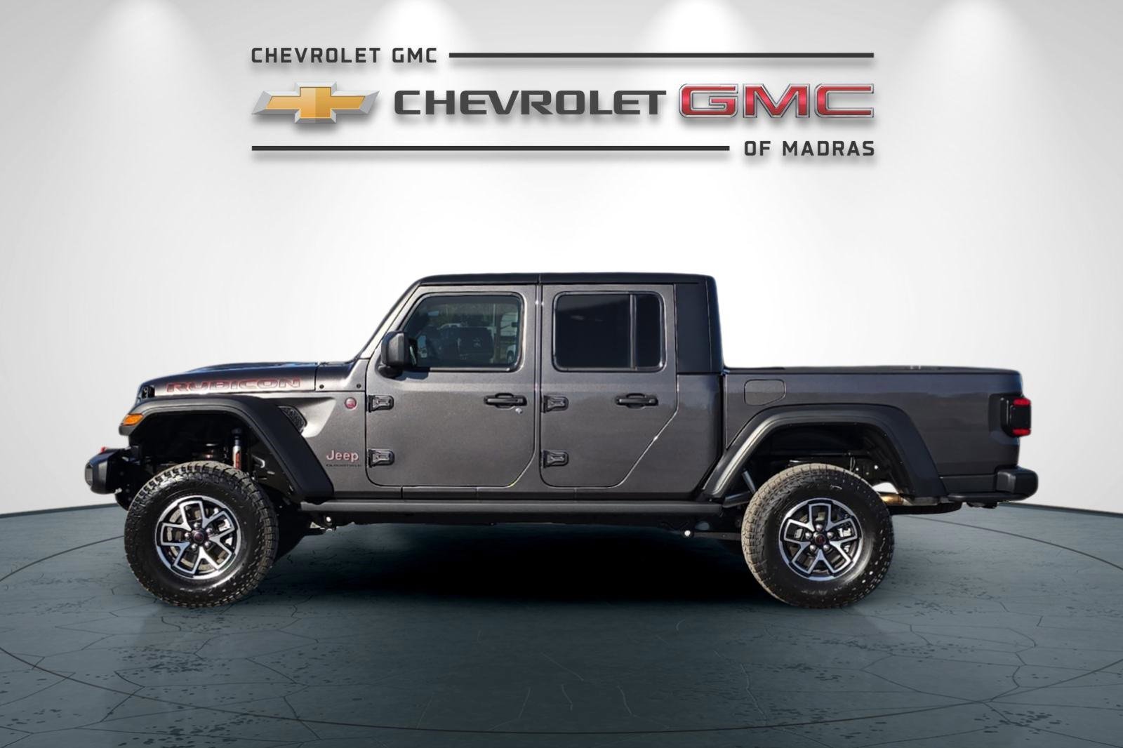 Used 2025 Jeep Gladiator Rubicon w/ Convenience Group image 6