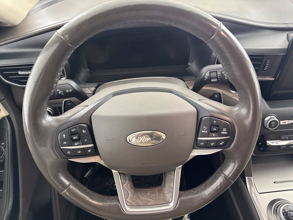 Used 2020 Ford Explorer Platinum w/ Premium Technology Package AWD/4WD image 26