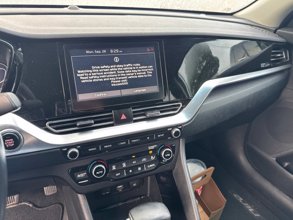 Used 2021 Kia Niro Touring FWD image 8