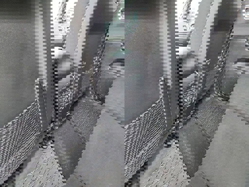 Used 2019 Dodge Durango SXT image 23