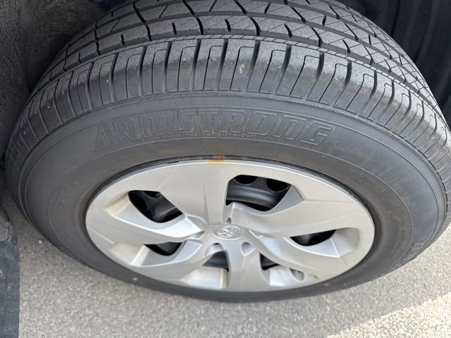 Used 2023 Toyota RAV4 LE AWD/4WD image 12