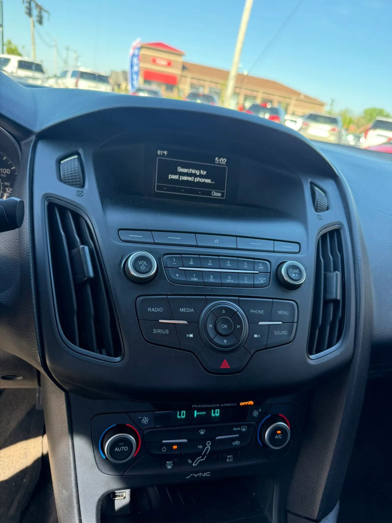 Used 2018 Ford Focus SE FWD image 14