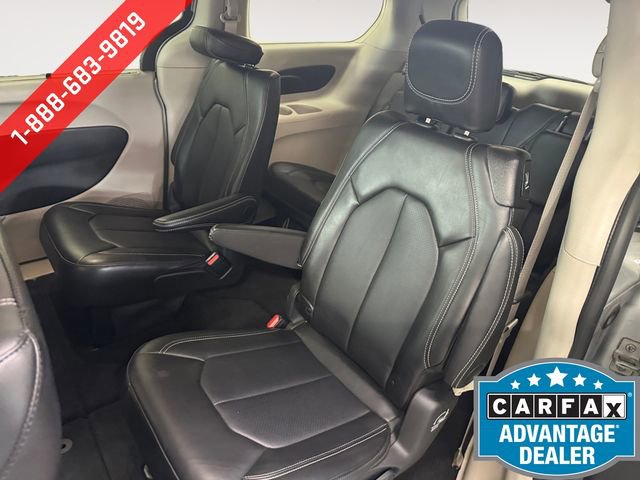 Used 2024 Chrysler Pacifica Touring-L FWD image 22