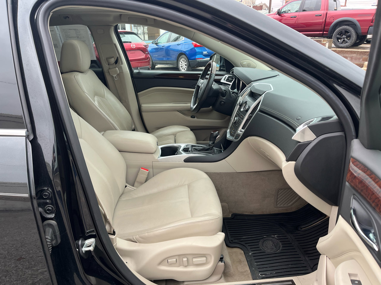 Used 2011 Cadillac SRX Luxury image 16