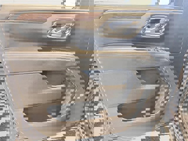 Used 2022 Chevrolet Tahoe LT w/ LT Signature Package image 18