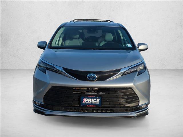 Used 2024 Toyota Sienna XLE w/ XLE Plus Package FWD image 2