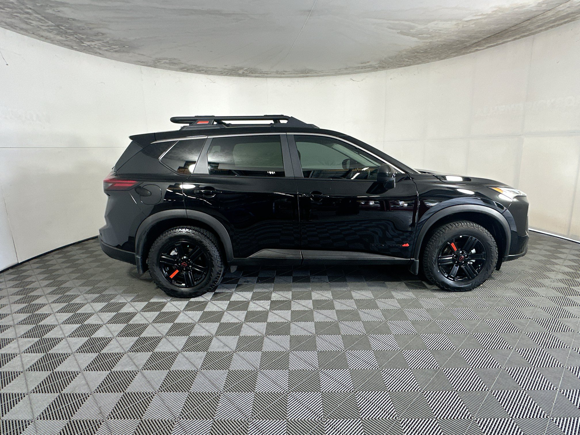 Used 2026 Nissan Rogue SV AWD/4WD image 2