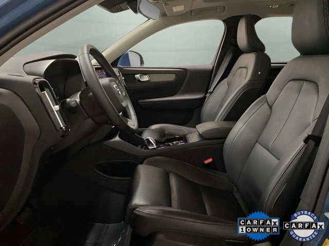 Used 2025 Volvo XC40 B5 Plus image 18