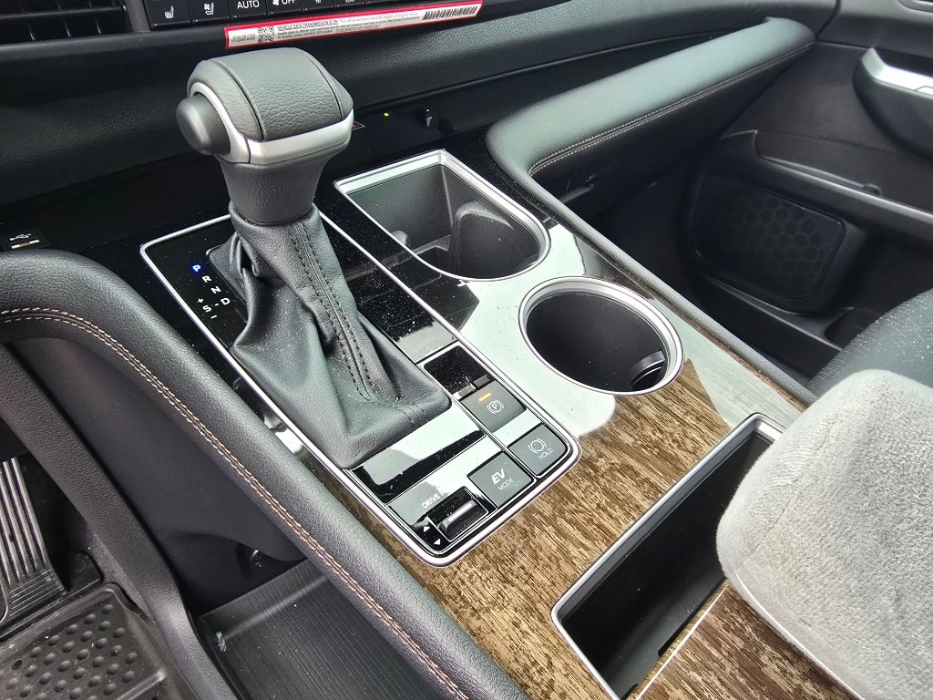 Used 2026 Toyota Sienna Limited image 20