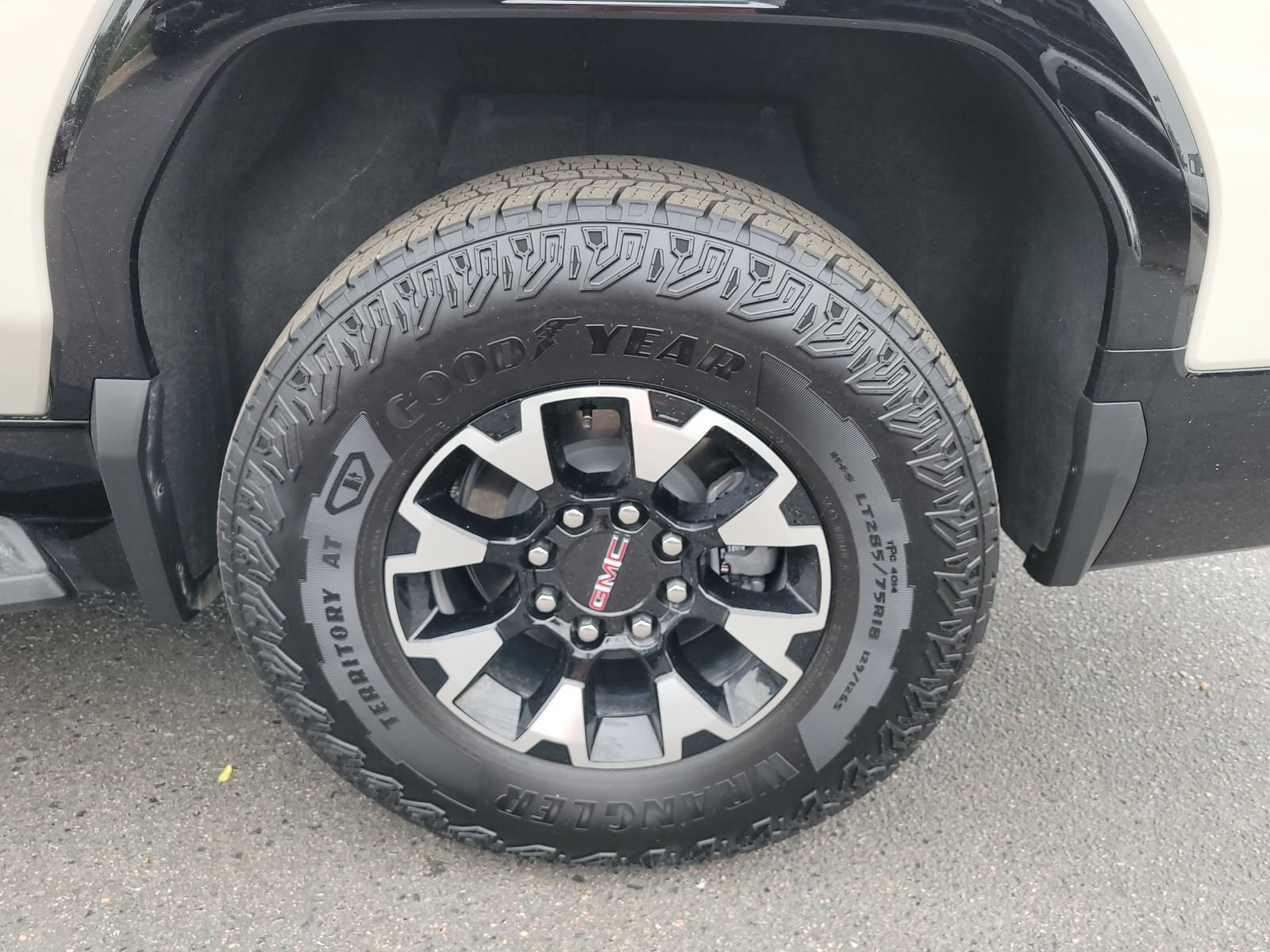 Used 2026 GMC Sierra EV AT4 w/ AT4 Premium Package AWD/4WD image 18