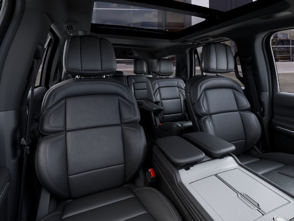 New 2027 Lincoln Navigator Reserve w/ Jet Appearance Package AWD/4WD image 10