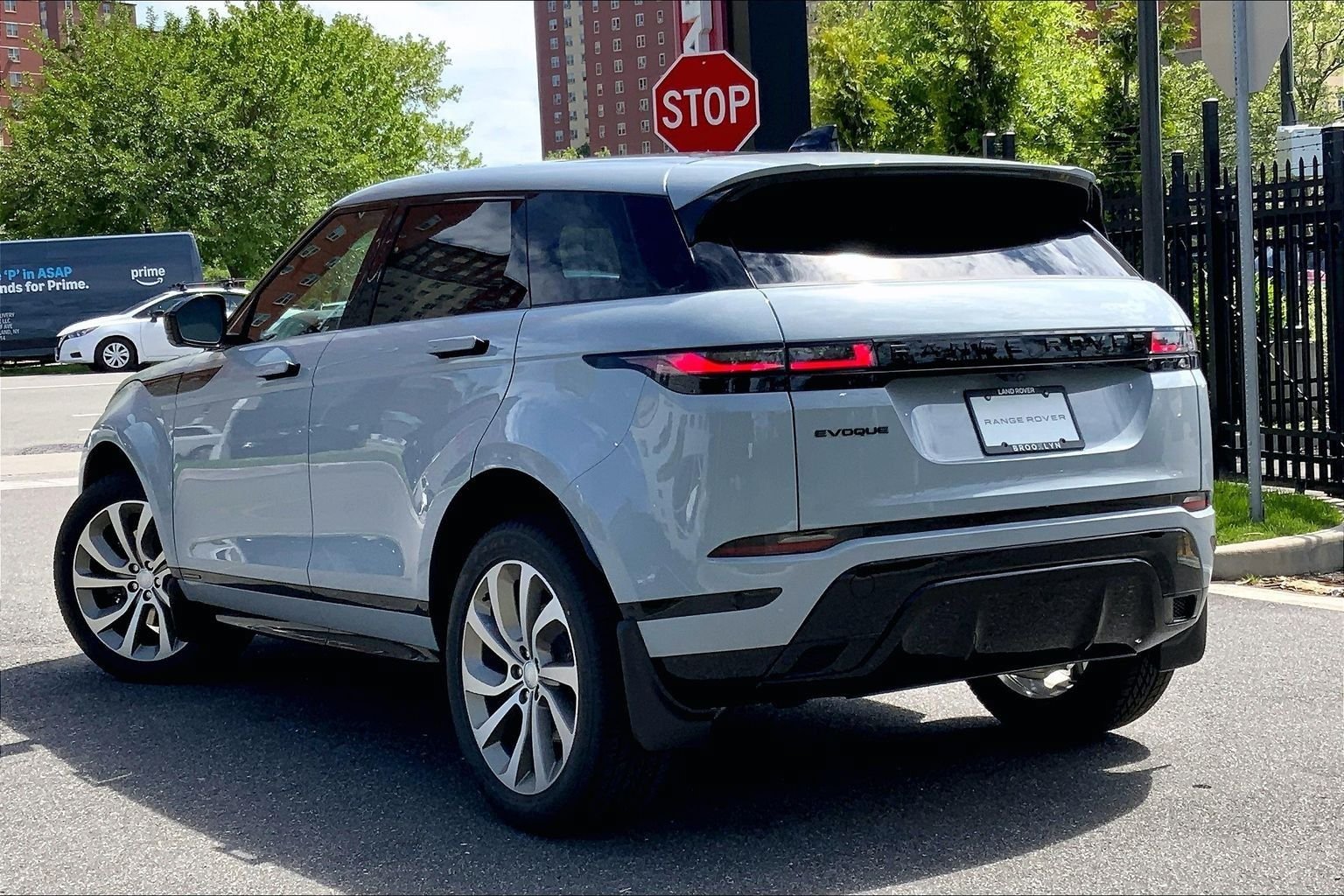 New 2026 Land Rover Range Rover Evoque Hoxton AWD/4WD image 12