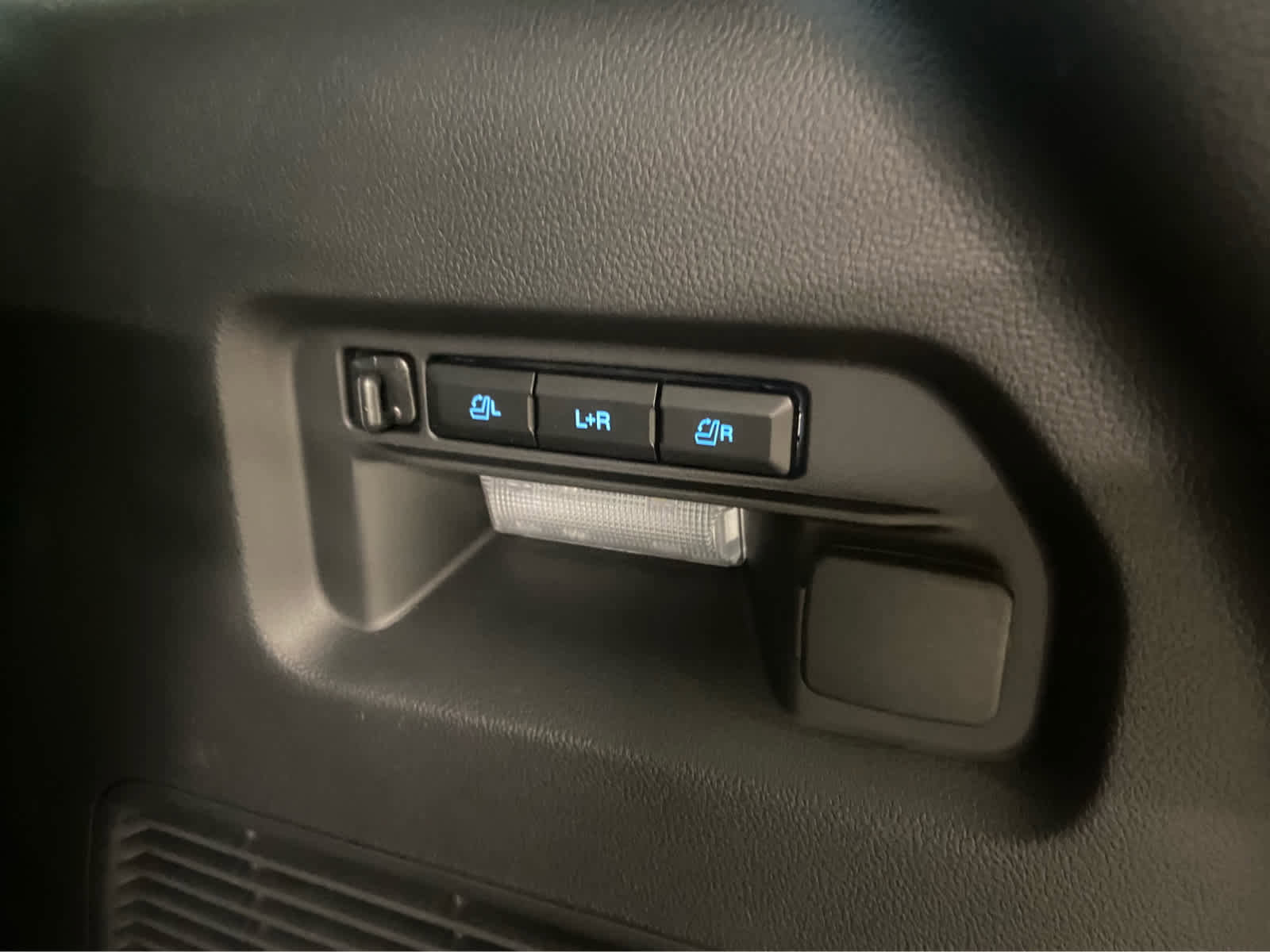 New 2026 Ford Explorer Platinum image 8