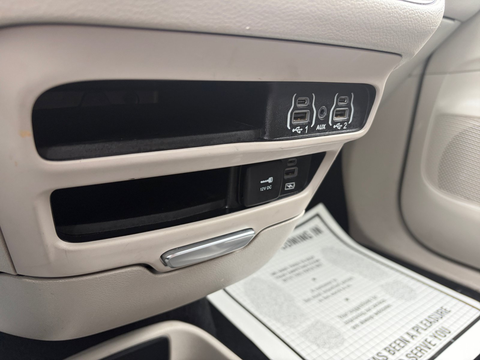 Used 2022 Chrysler Pacifica Touring-L FWD image 31