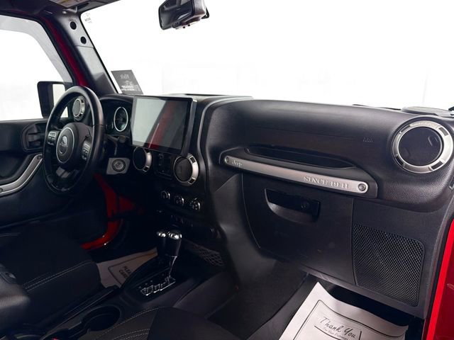 Used 2018 Jeep Wrangler Unlimited Sahara w/ Connectivity Group AWD/4WD image 28