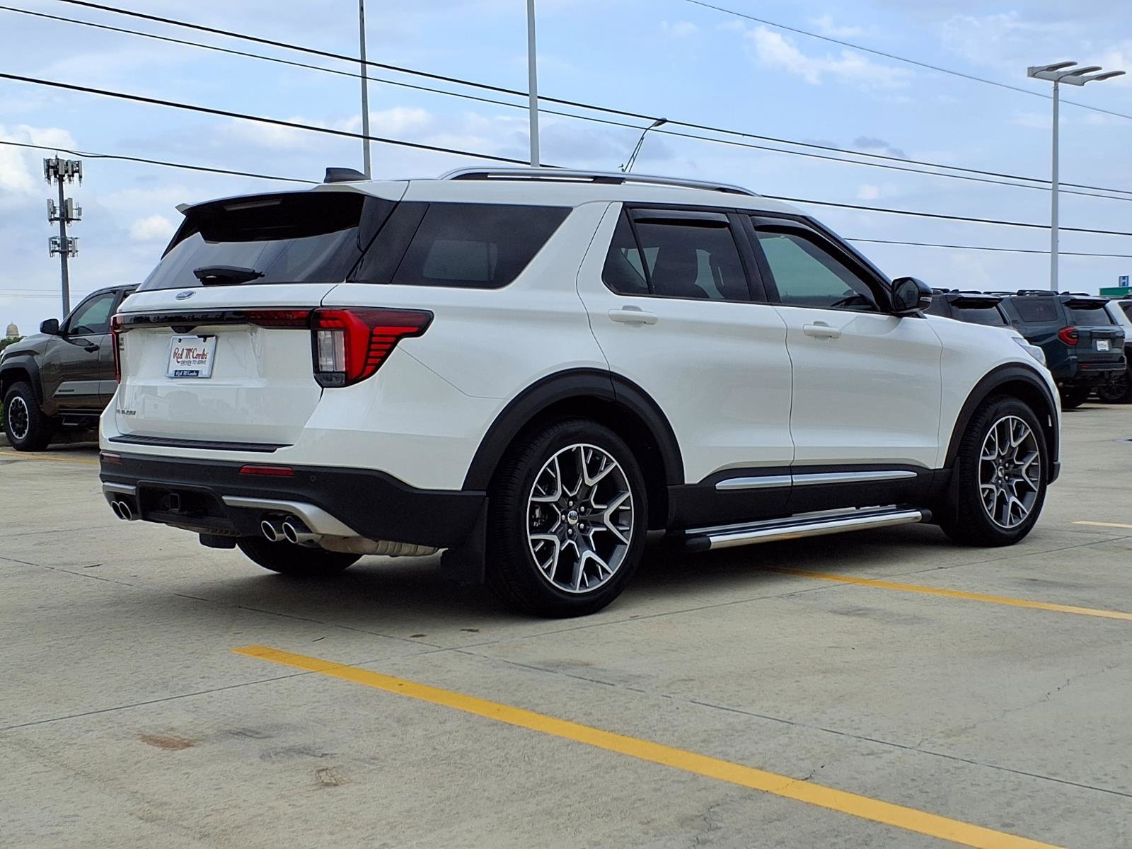 Used 2025 Ford Explorer Platinum w/ Ultimate Package image 5