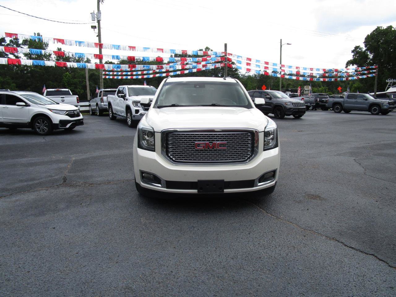 Used 2015 GMC Yukon Denali w/ Touring Package RWD image 6